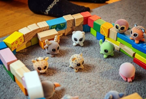 FLOCKIES Seria 2 Figurka Kolekcjonerska Pirania Peri