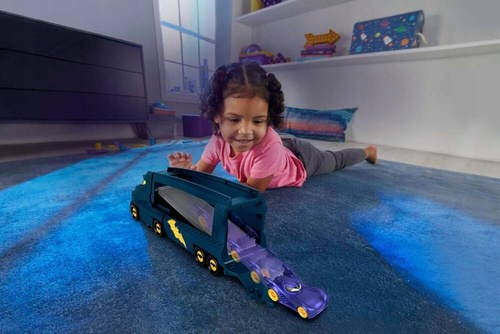 Transporter samochodów Batwheels Bat-Big Rig + auto Fisher Price HMX07