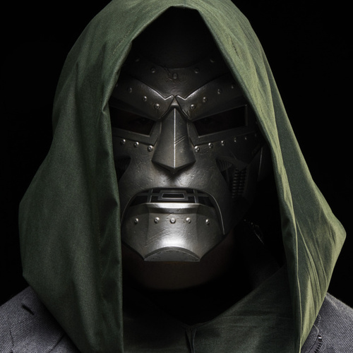 Fantastyczna Czwórka Doctor Doom Kask Hełm z kapturem Marvel Legends Hasbro
